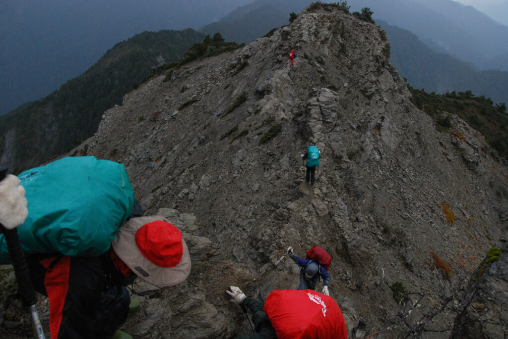 Mabolasih Trail (馬博拉斯橫斷), the Challenging Hike Crossing the Precipitous Central Mountain Range Tabila Cliff