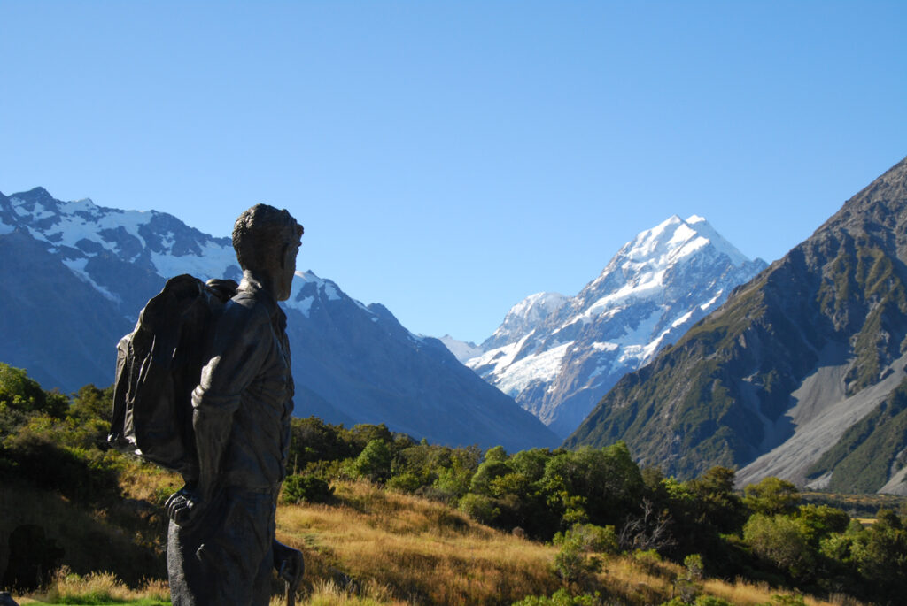 Aoraki / Mount Cook, the Busiest Village beneath the Highest Peak The statue of Sir Edmund Hillary stands outside of Sir Edmund Hillary Alpine Centre.