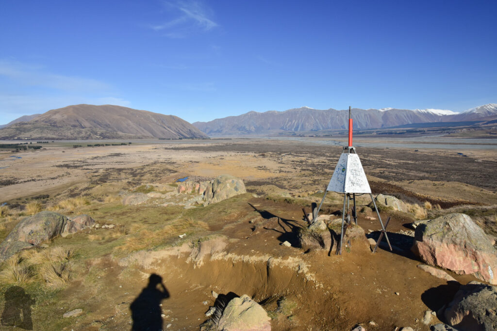 Mt. Sunday, Canterbury, Viewing the Panorama of Ranges and Plain in the Capital of "Rohan" Mt. Sunday