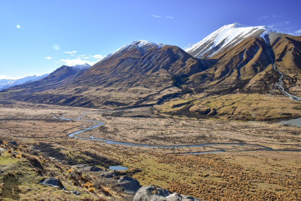 Mt. Sunday, Canterbury, Viewing the Panorama of Ranges and Plain in the Capital of "Rohan" Potts Range