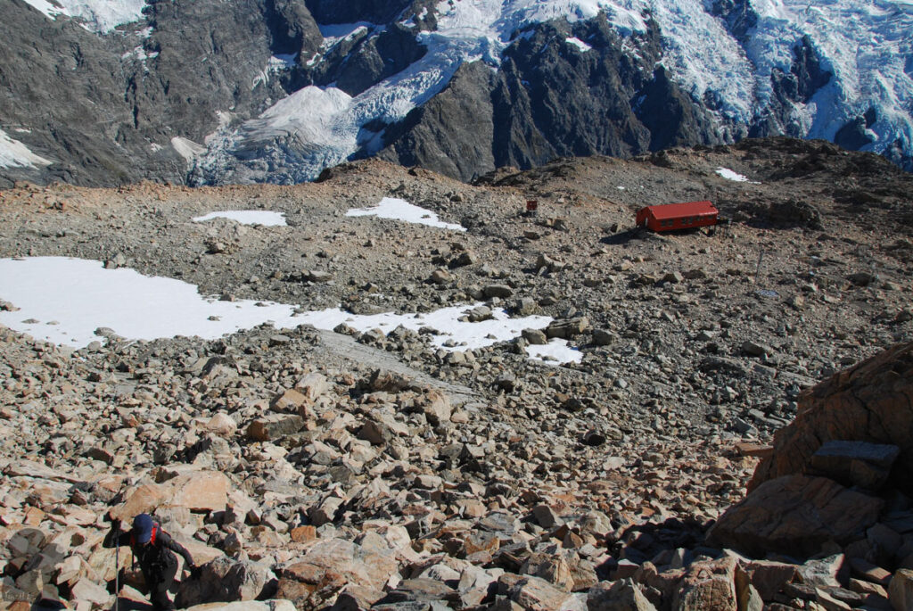 Mueller Hut Route & Mount Ollivier, Climbing High for the Panorama of Hooker Valley and Mount Cook There were patches of snow not melted away in March.