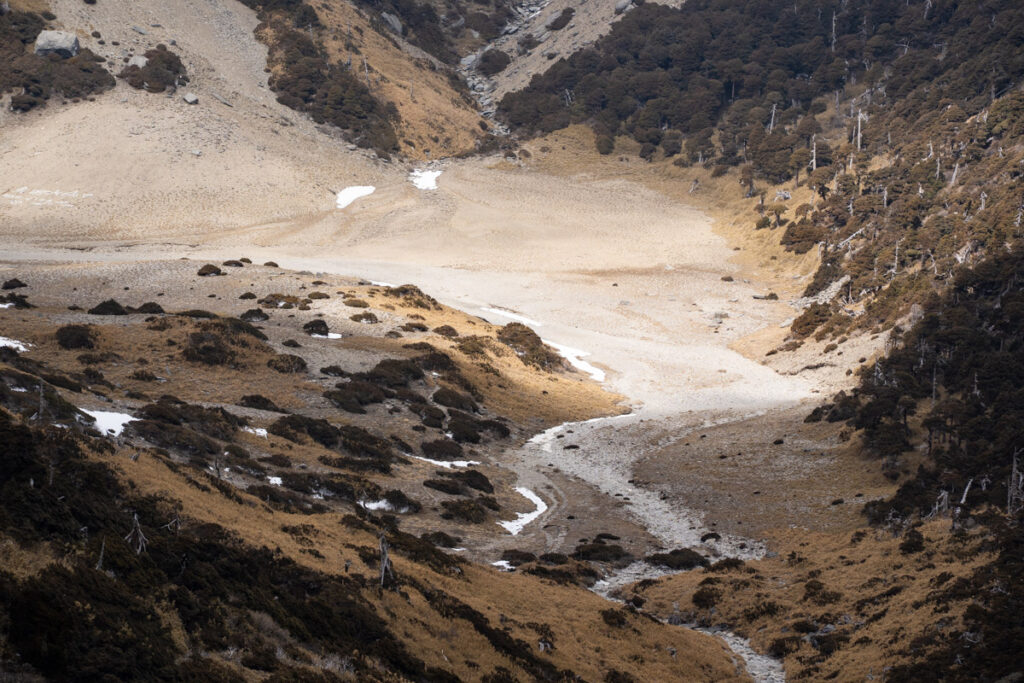 Nanhu Upper Cirque was quiet during each time I was there.