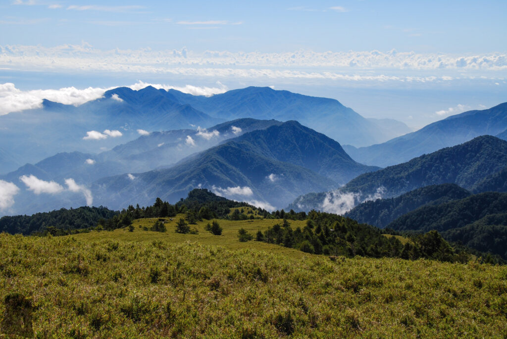 North Section 1 (北一段), Climb the Glacier-Visited Nanhudashan (南湖大山) and the Formidable Zhongyangjianshan (中央尖山) The view from Mabishanshan