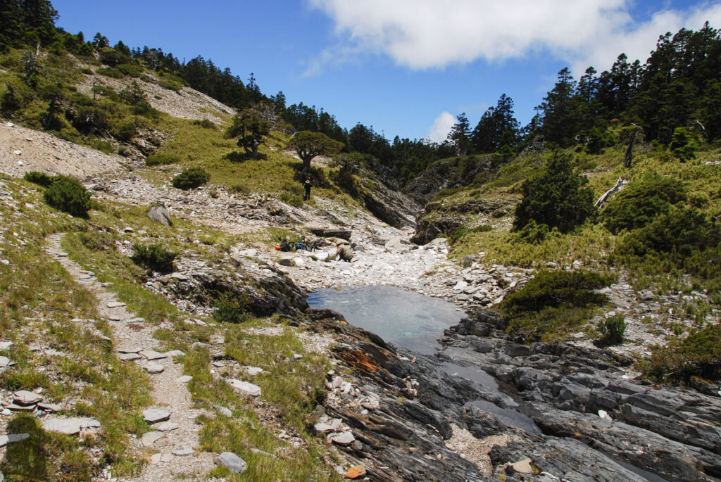 North Section 1 (北一段), Climb the Glacier-Visited Nanhudashan (南湖大山) and the Formidable Zhongyangjianshan (中央尖山) Heping South River