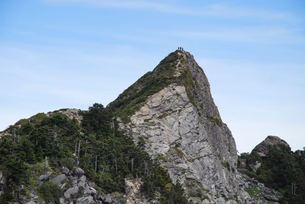 North Section 1 (北一段), Climb the Glacier-Visited Nanhudashan (南湖大山) and the Formidable Zhongyangjianshan (中央尖山) Nanhudashan South Peak (南湖南峰)