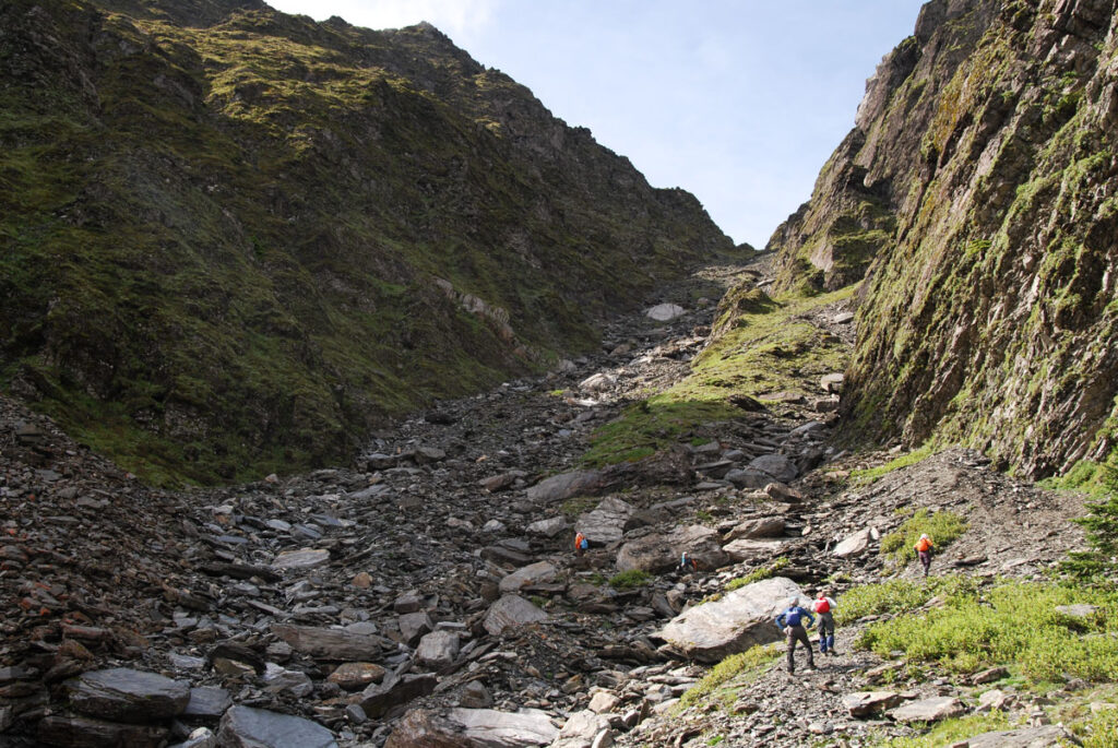 North Section 1 (北一段), Climb the Glacier-Visited Nanhudashan (南湖大山) and the Formidable Zhongyangjianshan (中央尖山) Zhongyangjian River