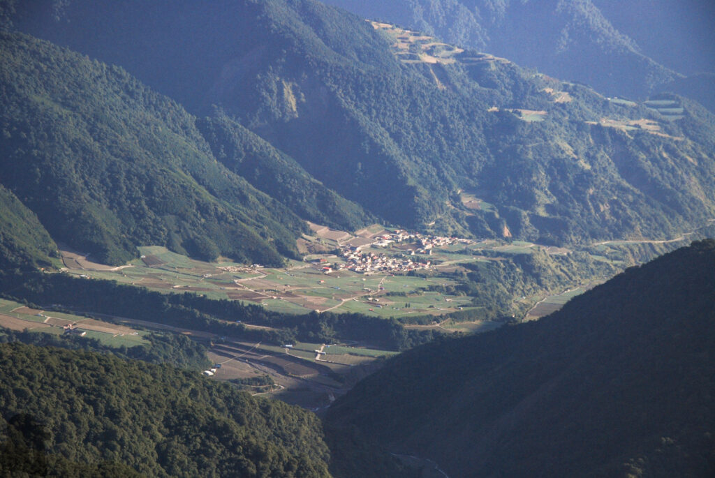 North Section 1 (北一段), Climb the Glacier-Visited Nanhudashan (南湖大山) and the Formidable Zhongyangjianshan (中央尖山) Nanshan Village (南山村), a community along the highway (台7甲)