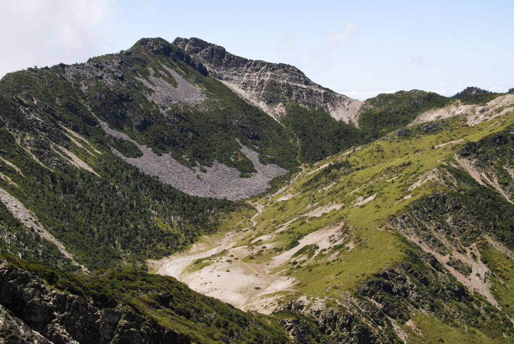 North Section 1 (北一段), Climb the Glacier-Visited Nanhudashan (南湖大山) and the Formidable Zhongyangjianshan (中央尖山) Nanhu Upper Cirque