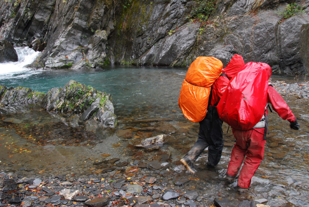North Section 2 (北二段), the Trail on the Formidable Ridge with Ominous Names Erwu River is one of the clear and beautiful streams in the mountains of Taiwan.