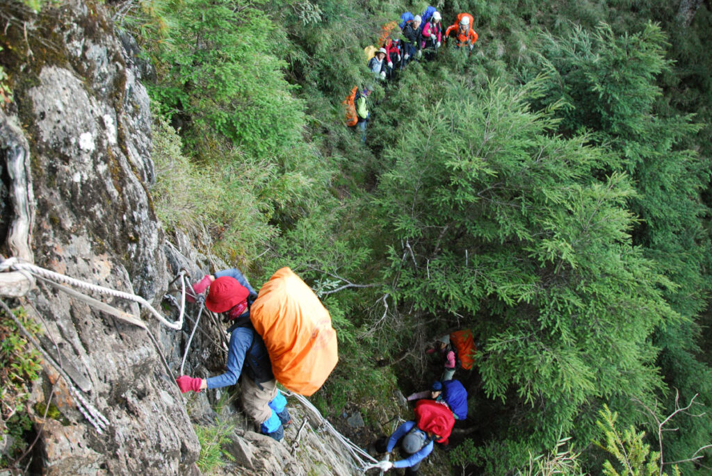 Qilai East Ridge (奇萊東稜), the Challenging Trail in the Dense Arrow Bamboos Qilai East Ridge