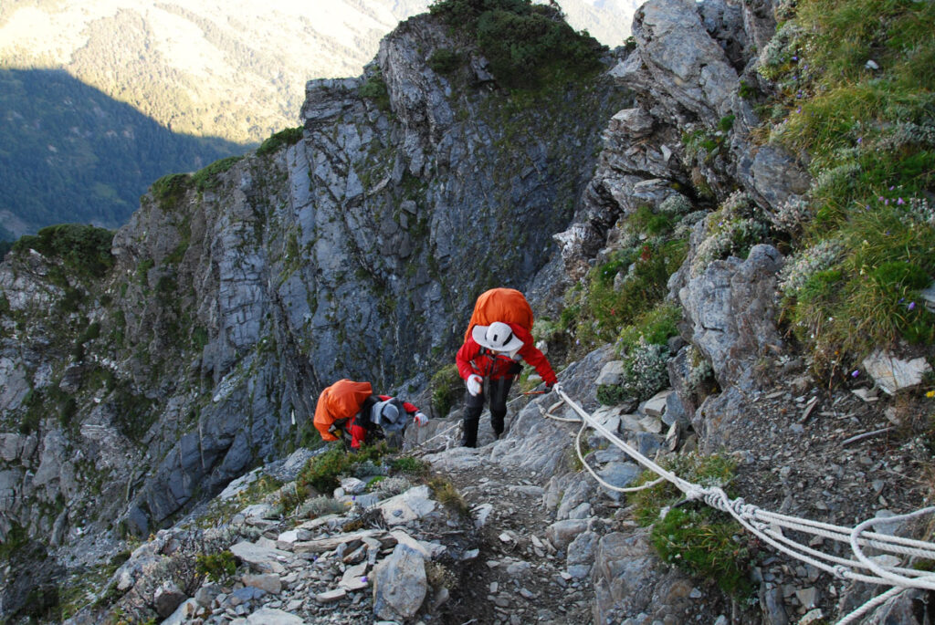 Qilai East Ridge (奇萊東稜), the Challenging Trail in the Dense Arrow Bamboos Ascending to Qilai North Peak