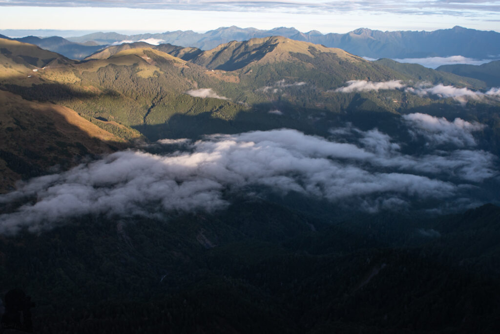 Qilai North Face to Pingfengshan (奇萊北壁下屏風), the Spectacular Trail that I Waited for 12 Years Hehuanshan (合歡山)