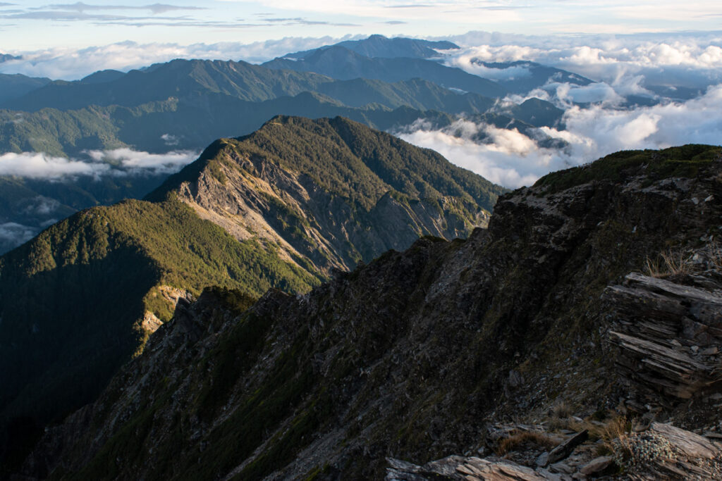 Qilai North Face to Pingfengshan (奇萊北壁下屏風), the Spectacular Trail that I Waited for 12 Years The north ridge of Qilai North Peak