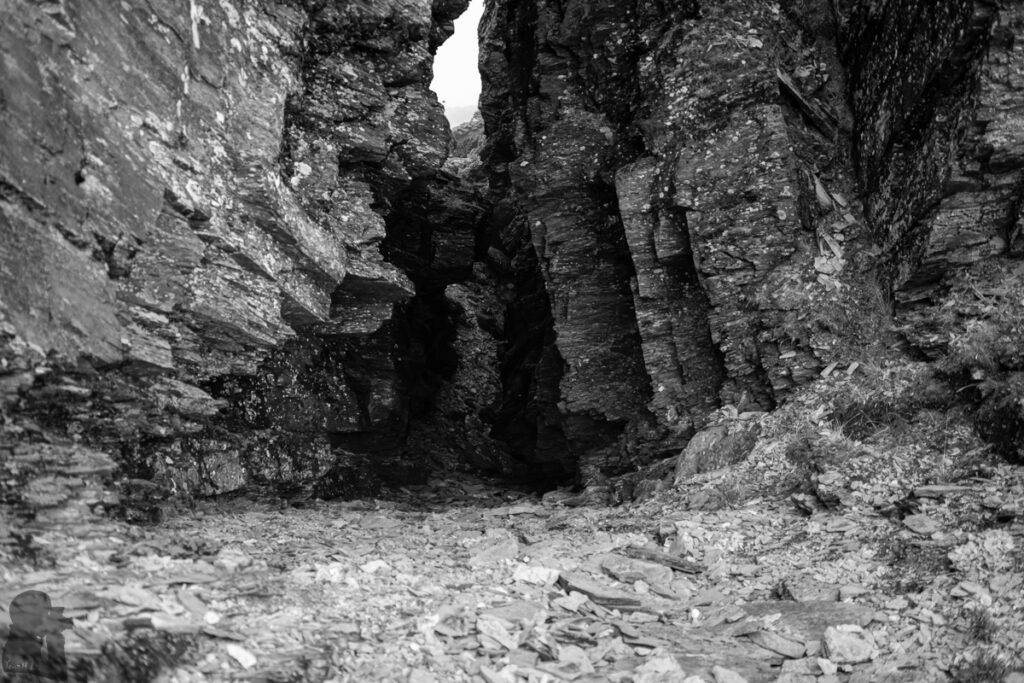 Qilai North Face to Pingfengshan (奇萊北壁下屏風), the Spectacular Trail that I Waited for 12 Years A mysterious dent