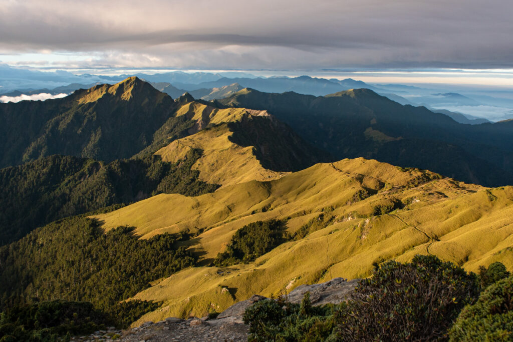 Qilai North Face to Pingfengshan (奇萊北壁下屏風), the Spectacular Trail that I Waited for 12 Years Qilaishan Main Peak