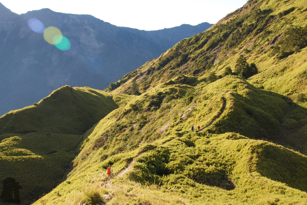 Qilai Range (奇萊連峰), the Trail Traverses the Imposing and Soothing Peaks of Qilaishan Qilaishan