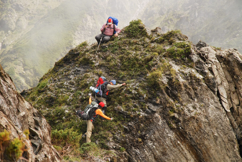 Qilai Range (奇萊連峰), the Trail Traverses the Imposing and Soothing Peaks of Qilaishan Qilai Range