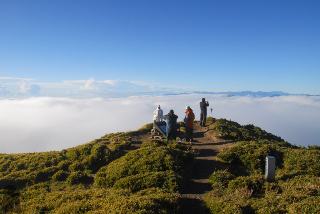 Qilai Range (奇萊連峰), the Trail Traverses the Imposing and Soothing Peaks of Qilaishan On the summit of Qilai Main Peak