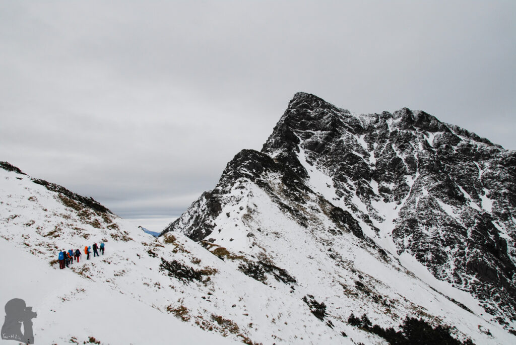 Qilaishan (奇萊山) in Snow, a Hard Lesson from the Precipitous Qilai North Peak Approaching Qilai North Peak