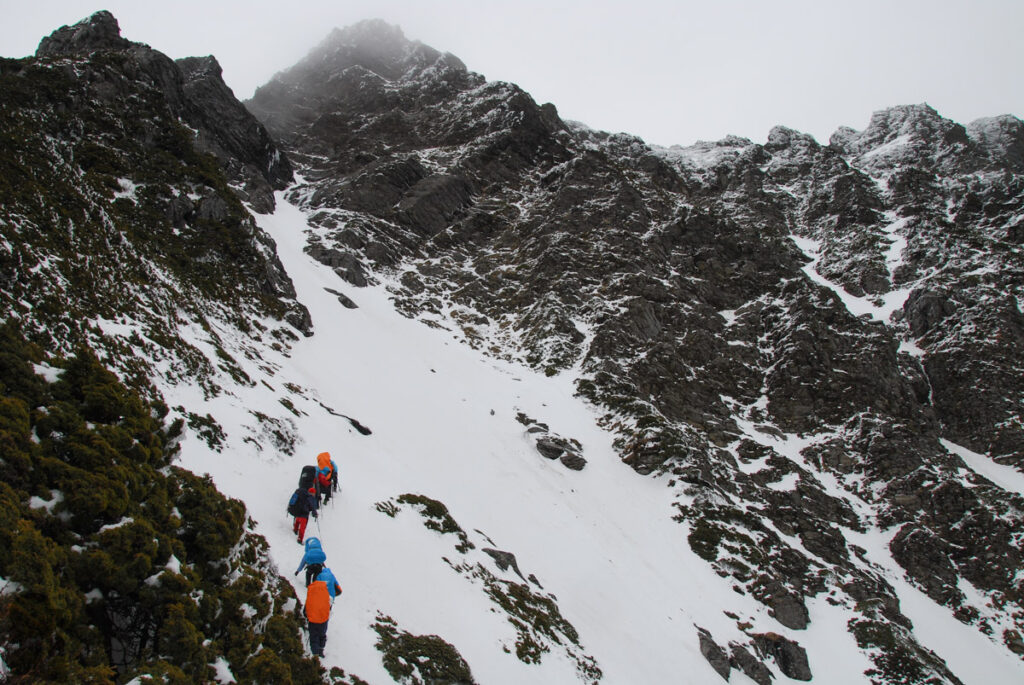 Qilaishan (奇萊山) in Snow, a Hard Lesson from the Precipitous Qilai North Peak Qilaishan North Peak