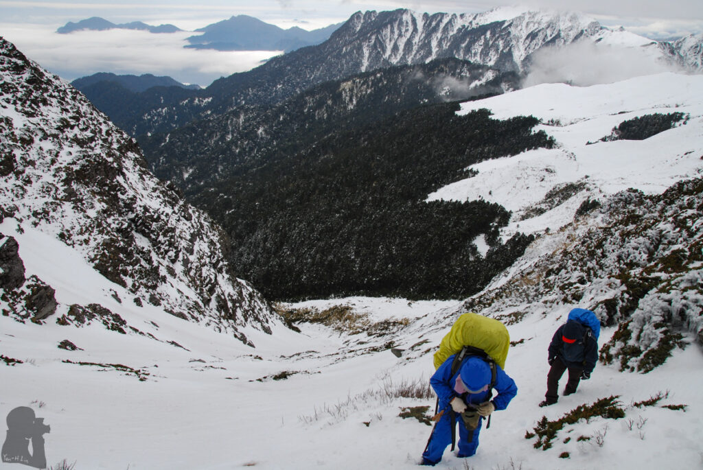 Qilaishan (奇萊山) in Snow, a Hard Lesson from the Precipitous Qilai North Peak Qilaishan