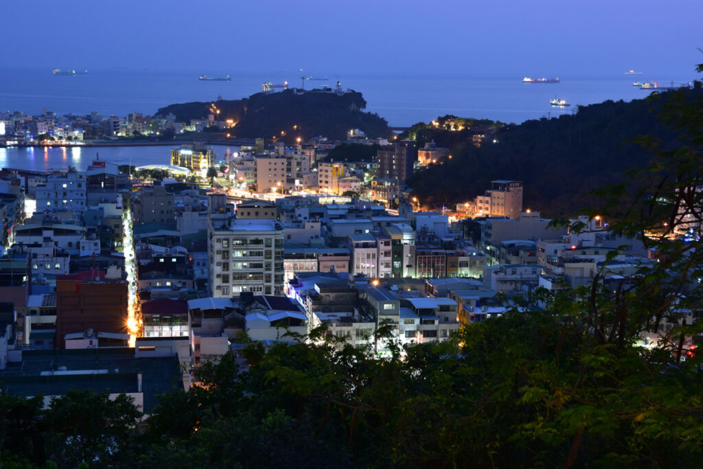 Shoushan “LOVE” Lookout (壽山觀景台), the Best Spot to View Port of Kaohsiung Shoushan LOVE Lookout