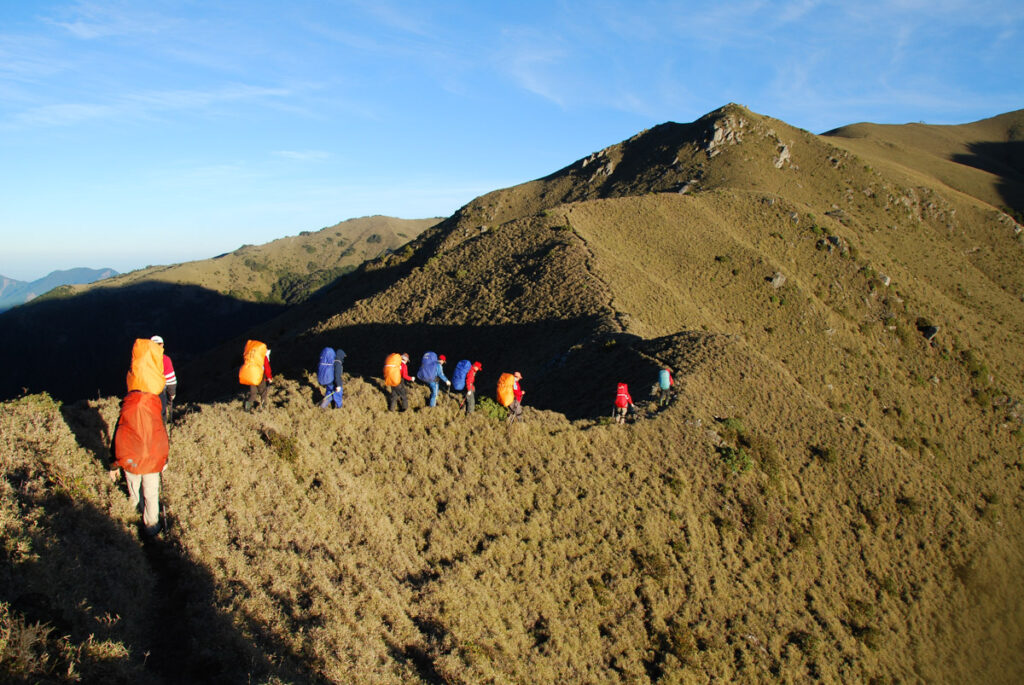 A long uphill walk to Nanshuangtoushan (南雙頭山) after the departure from Lakuyin River Cabin