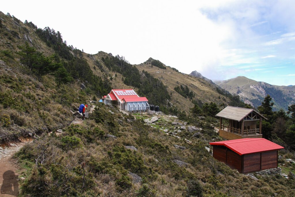 Jiaming Lake Cabin