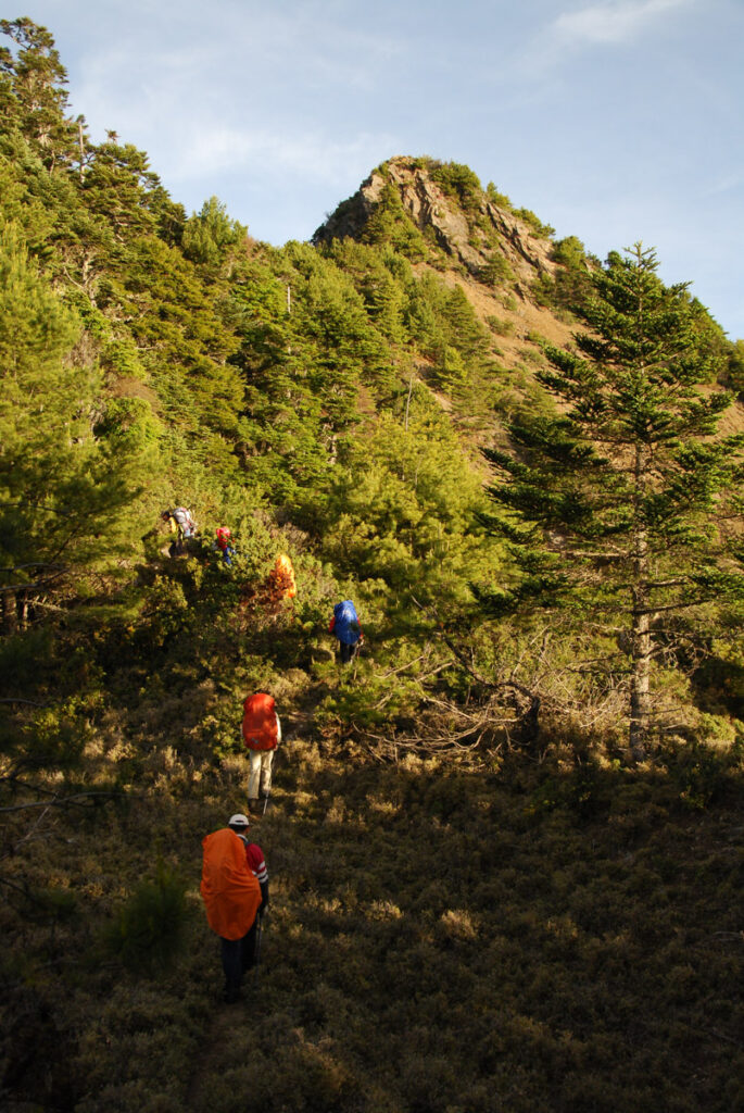 Approaching Dafenjianshan (達芬尖山)