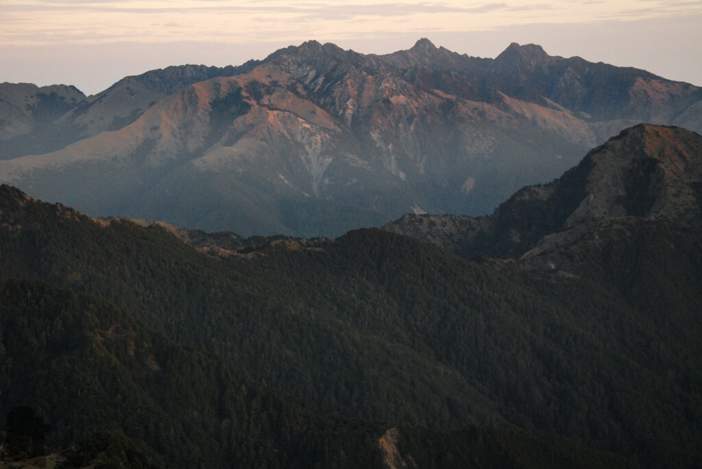 Yushan and its surrounding peaks were within the sight almost on the whole hike.