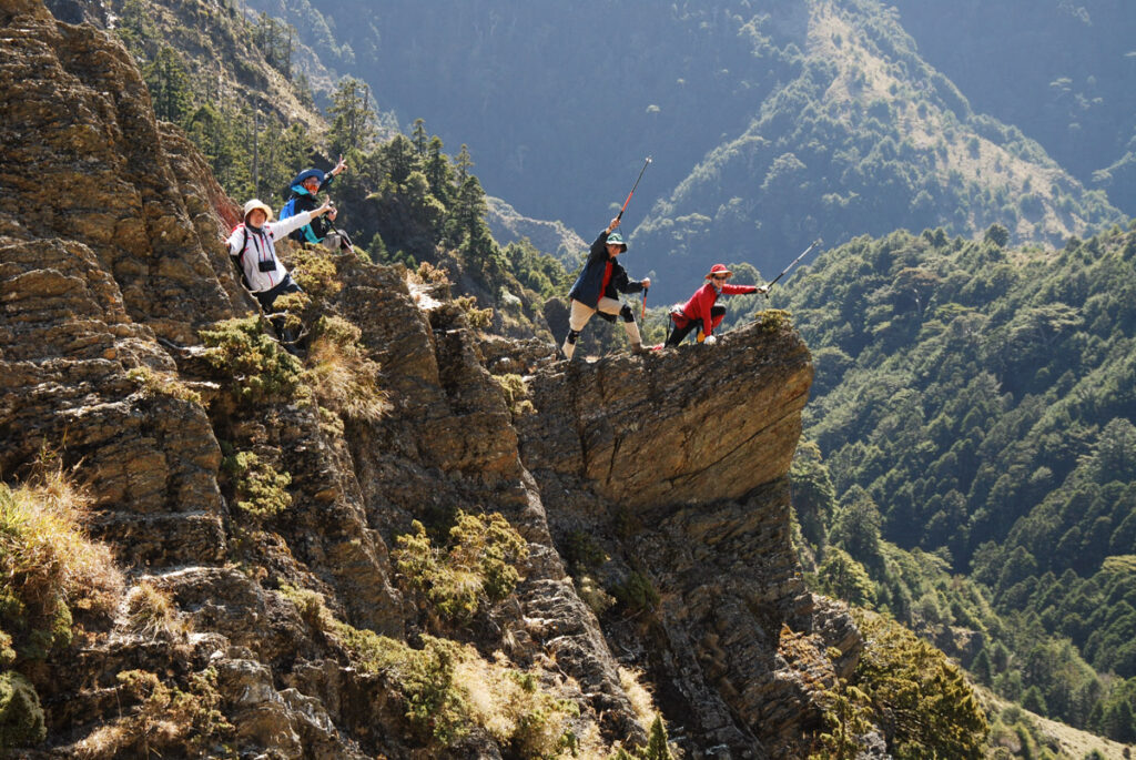 A spot for a quick scramble, the only small excitement I remembered before Yunfeng.