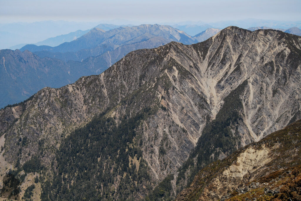 The rough and stunning face of Mabolasihshan (馬博拉斯山)