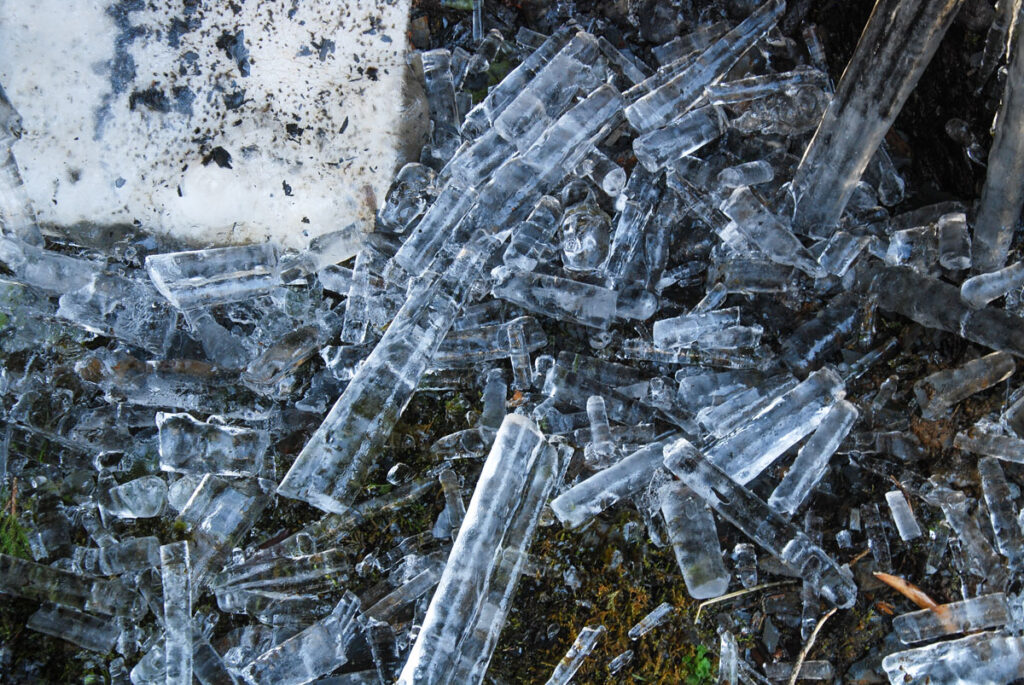 The yummy icy spring by Baiyang Mine Cabin (白洋金礦山屋)