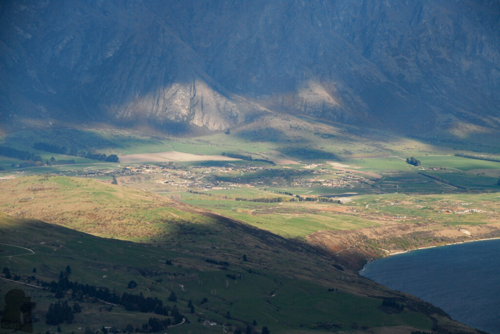 Ben Lomond; the Most Rewarding Climb to View Queenstown and Lake Wakatipu The community (Jack’s Point?) under the shadow of The Remarkables