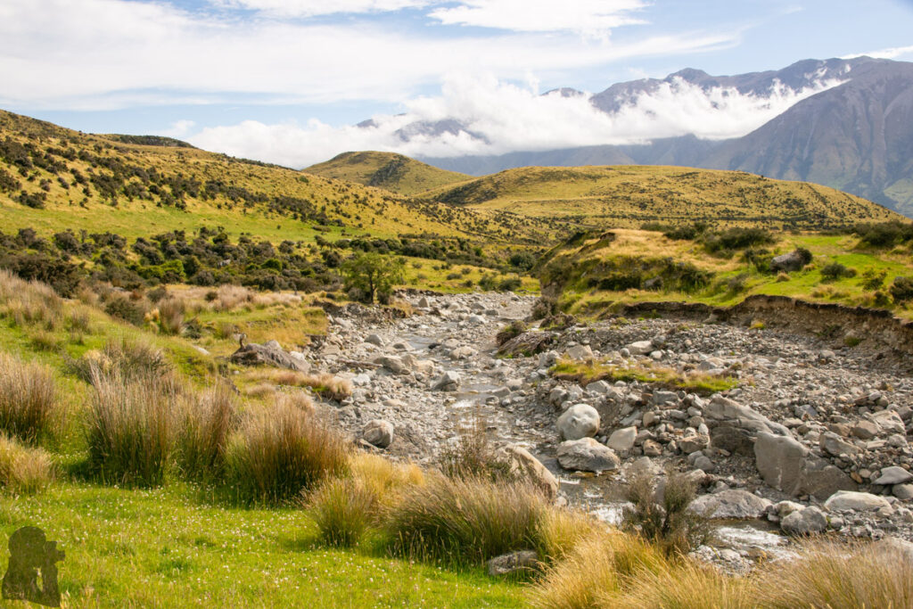 Big Ben, Big Ben Range, Overlook the Spectacular Rolling Hills of Canterbury Dry Acheron Track