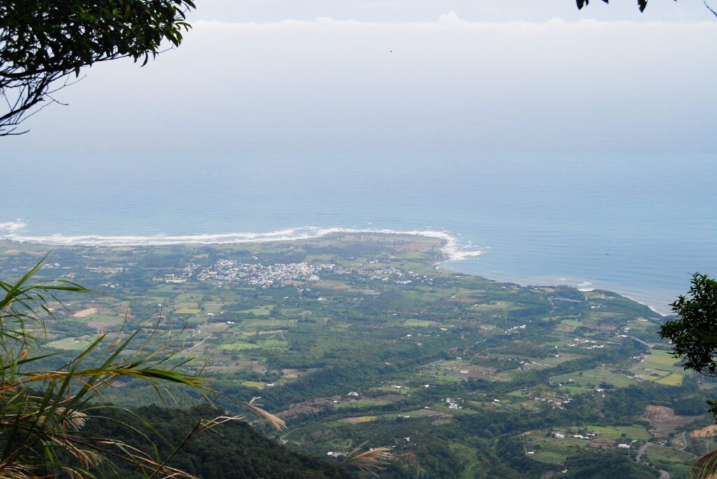 Dulanshan (都蘭山), Taitung, a Majestic Mountain in Southern Coastal Mountain Range The town of Dulan