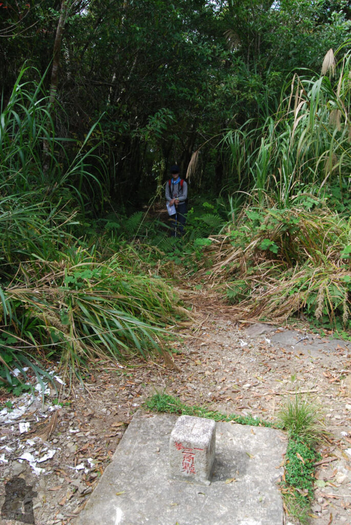 Dulanshan (都蘭山), Taitung, a Majestic Mountain in Southern Coastal Mountain Range The trig point of Dulanshan