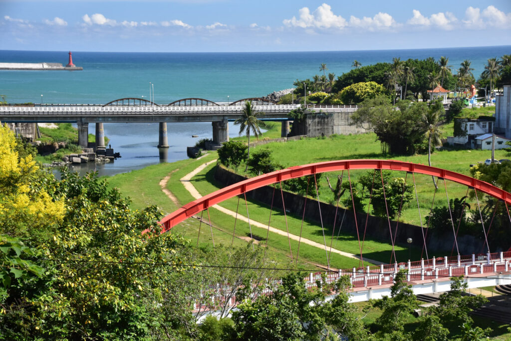 Hualien (花蓮), the City by the Mountain and Sea in Eastern Taiwan Hualien