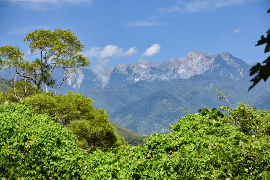 Hualien (花蓮), the City by the Mountain and Sea in Eastern Taiwan Qilaishan (奇萊山)