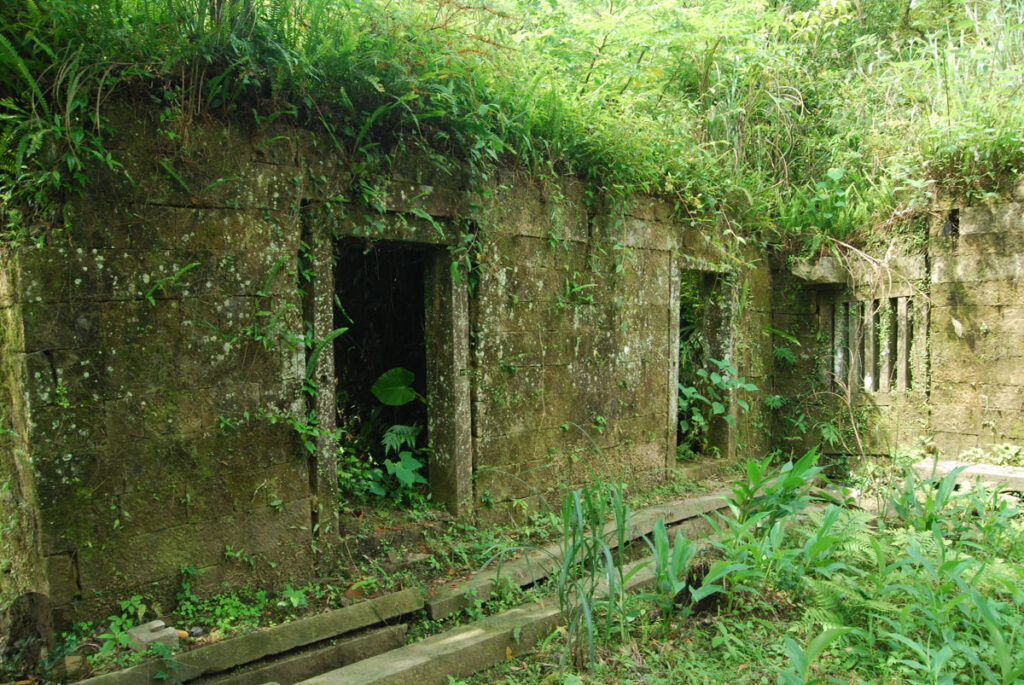 Lingering by the Shinning Green Water of Hubaotan (虎豹潭), Shuangxi Hubaotan (Hubao Pond 虎豹潭)