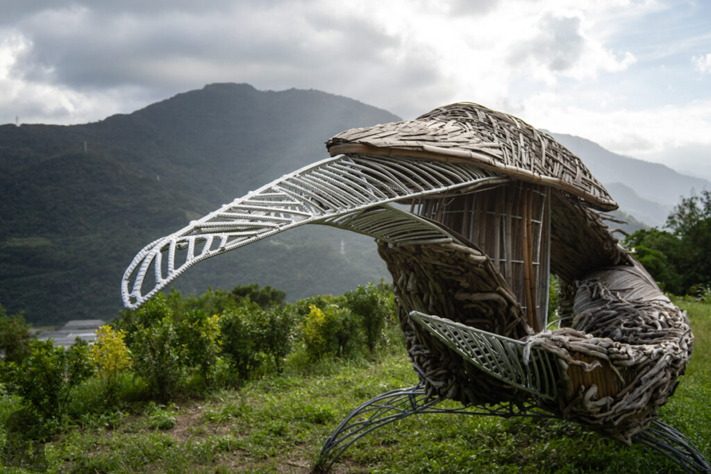 Jinlun (金崙), Taitung, a Beautiful Town flanked by the Mountains and Sea The piece of art, On Top of the Hill (在斜坡上瞭望)