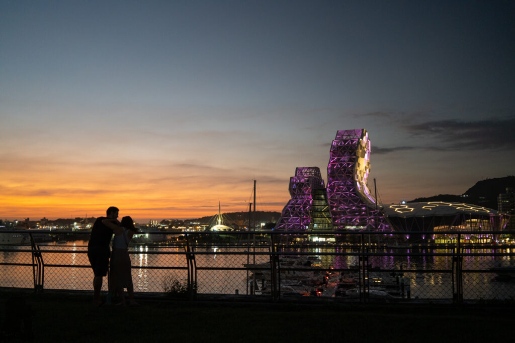 Kaohsiung Music Center (高流), the Stylish Giant Hive Standing by the Pier Kaohsiung Music Center