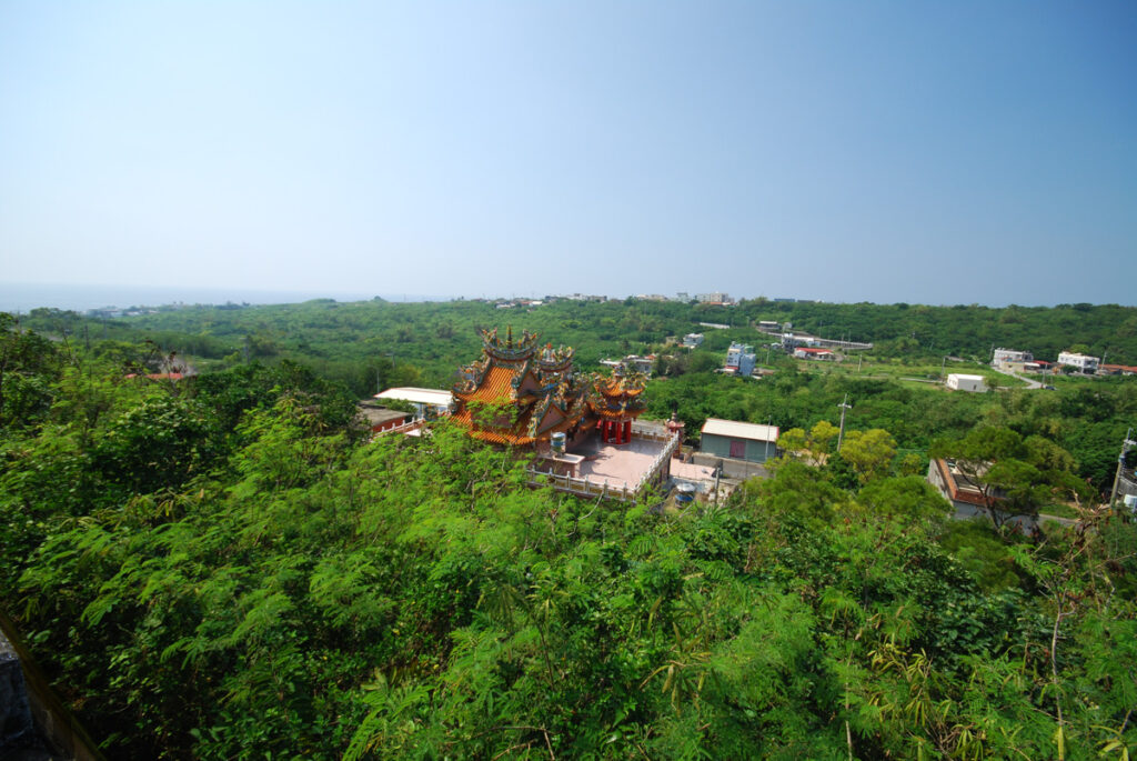 Xiao-Liuqiu (小琉球), a Busy and Lovely Tropical Island Xiao-Liuqiu (小琉球) (or Little Liuqiu, Liuqiu Island, Liuqiu)