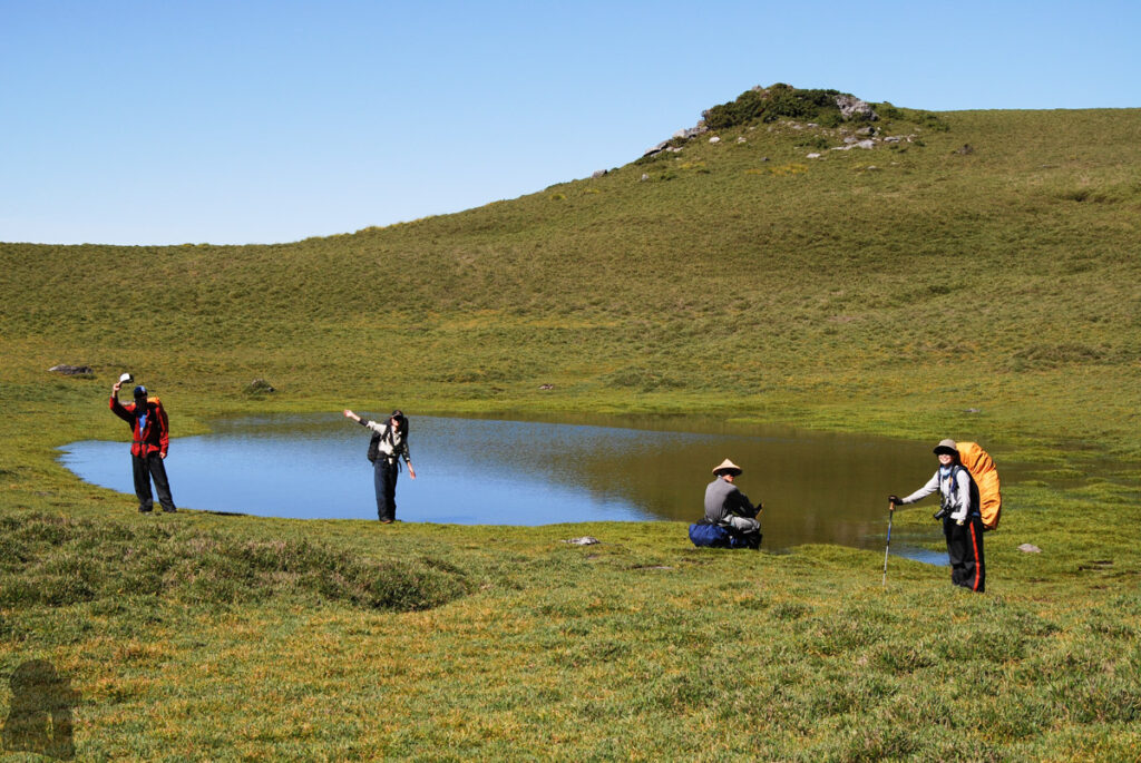 Nenggao-Andongjun Trail (能高安東軍); Hiking on the Dreamy Alpine Grassland An unnamed pond