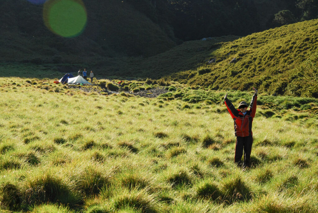 Nenggao-Andongjun Trail (能高安東軍); Hiking on the Dreamy Alpine Grassland The campground beside Wanli Pond (萬里池)