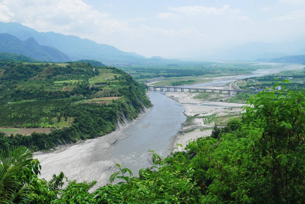 The terrace by Xiuguluan River (秀姑巒溪) in the East Longitudinal Valley (East Rift Valley 花東縱谷)