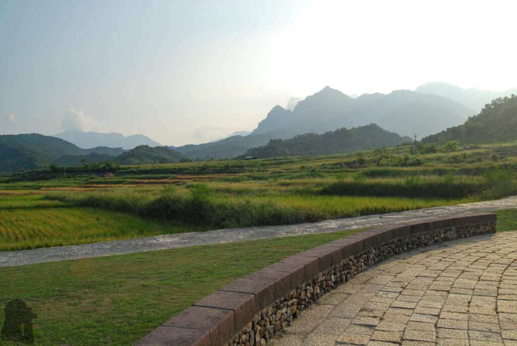 This site in Jing Pu (靜浦) is the landmark of Tropic of Cancer (北回歸線)