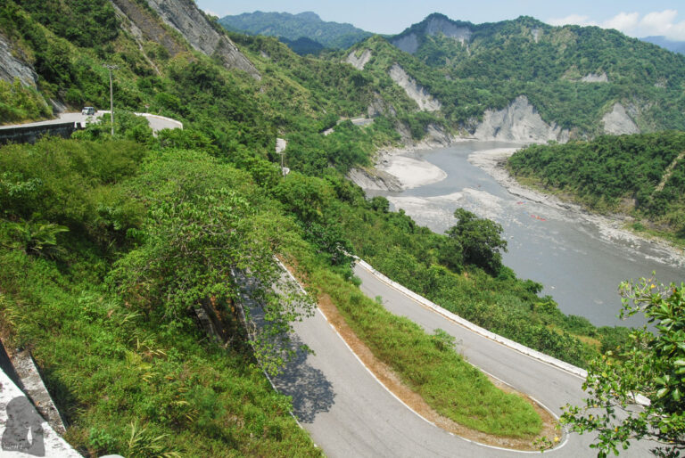 the winding Ruigang Industry Road