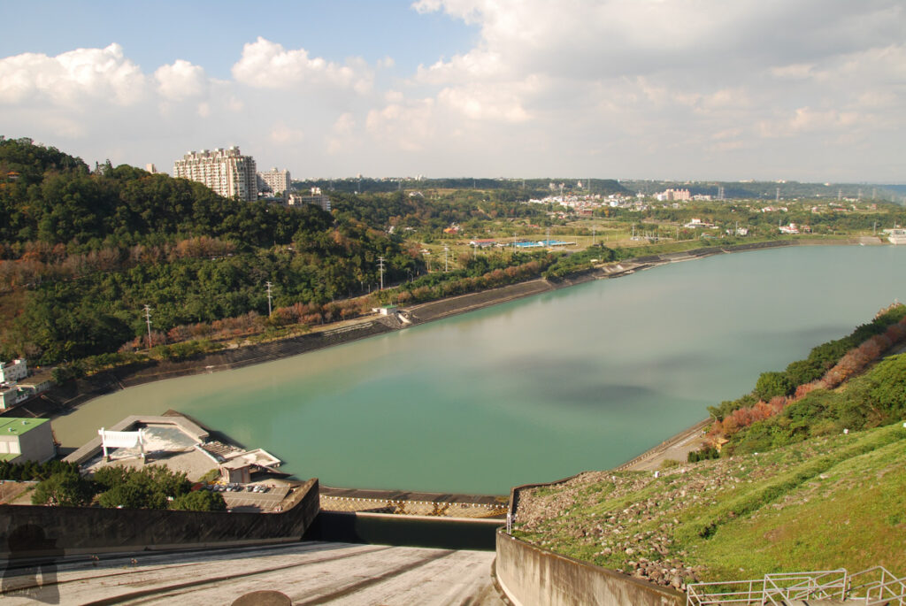 Shihmen Reservoir (石門水庫), Taoyuan, Sightseeing at a Green Water Shihmen Reservoir (石門水庫)