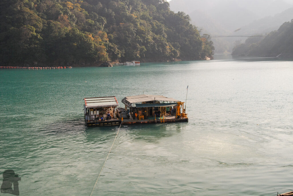 Shihmen Reservoir (石門水庫), Taoyuan, Sightseeing at a Green Water Shihmen Reservoir (石門水庫)